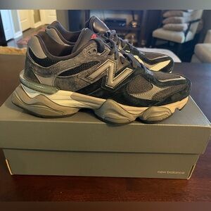 New Balance Unisex 9060 Mens 7 / Womens 8.5 Black with castle rock & rain cloud.